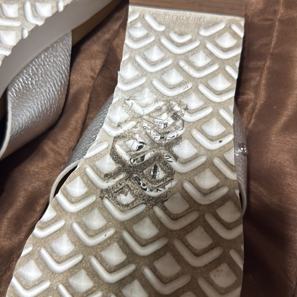 UGG Women's Silver Slide Sandals - Picture 4 of 6